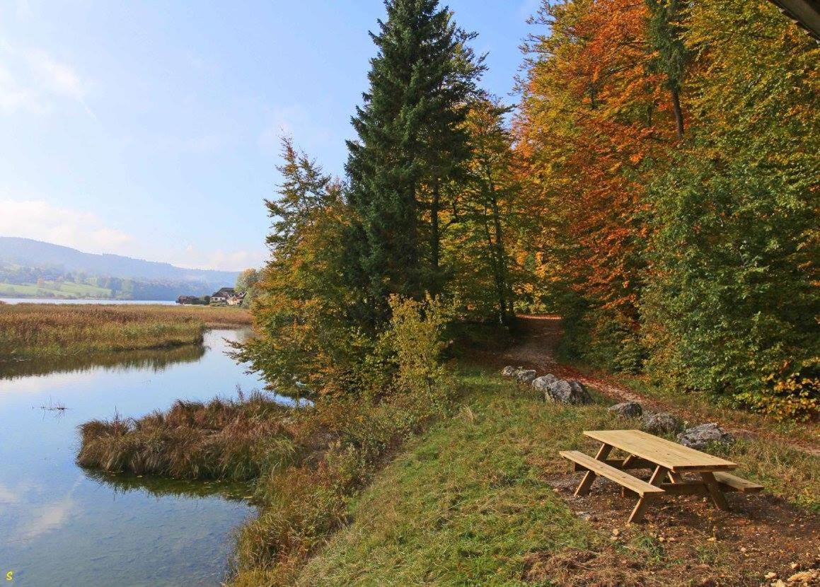 L'Ecrin Du Lac Saint-Point-Lac Exterior foto