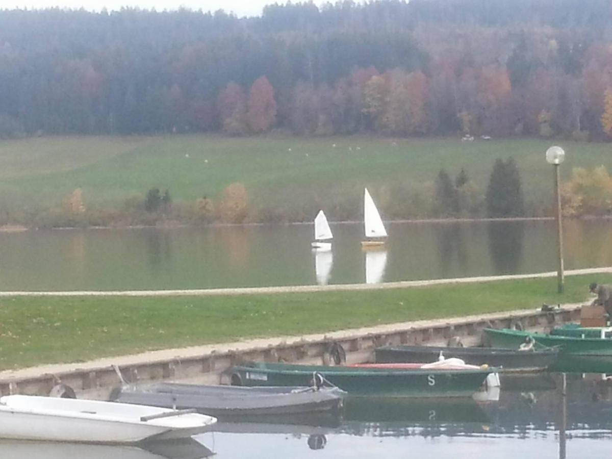 L'Ecrin Du Lac Saint-Point-Lac Exterior foto