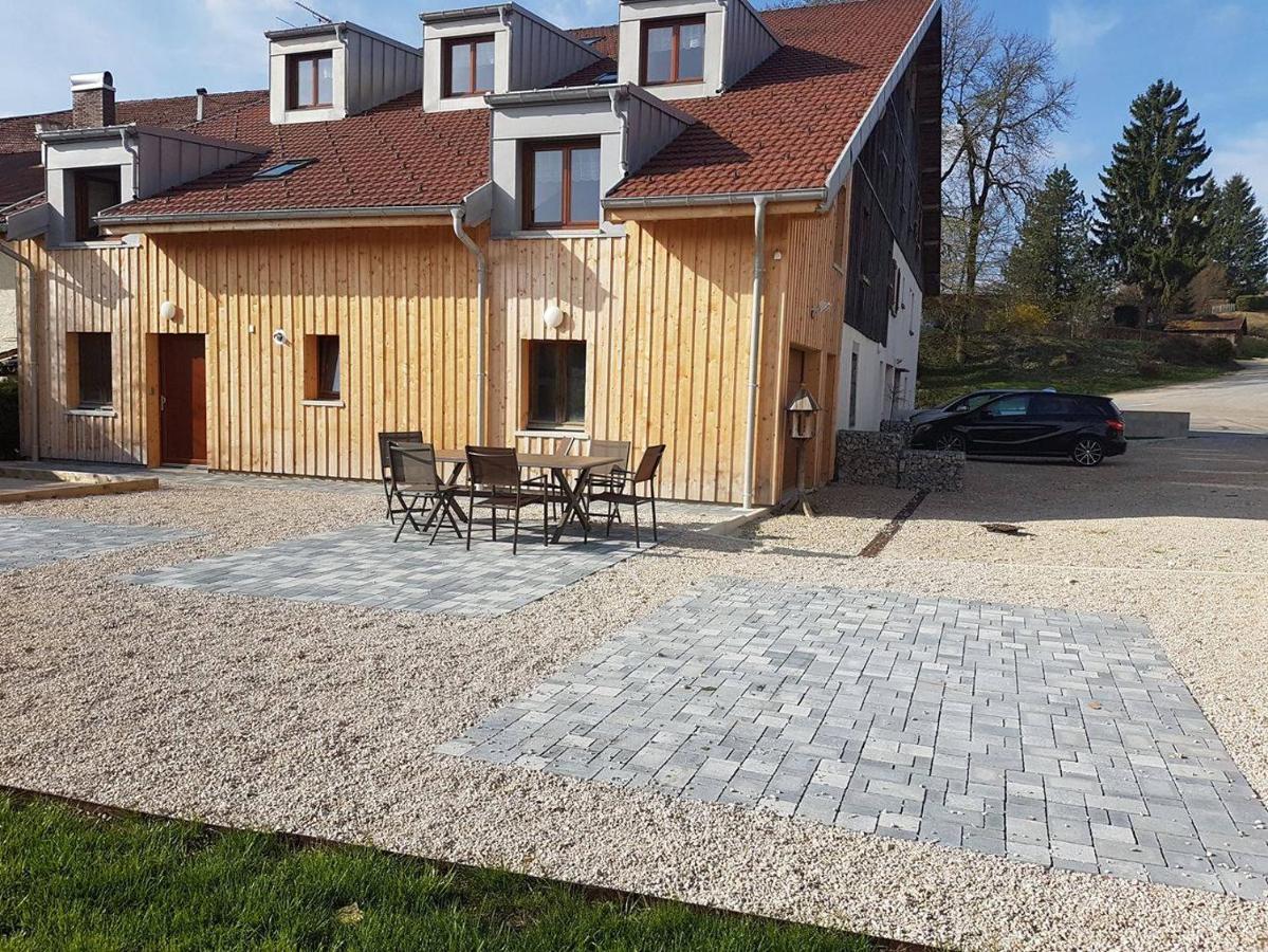 L'Ecrin Du Lac Saint-Point-Lac Exterior foto